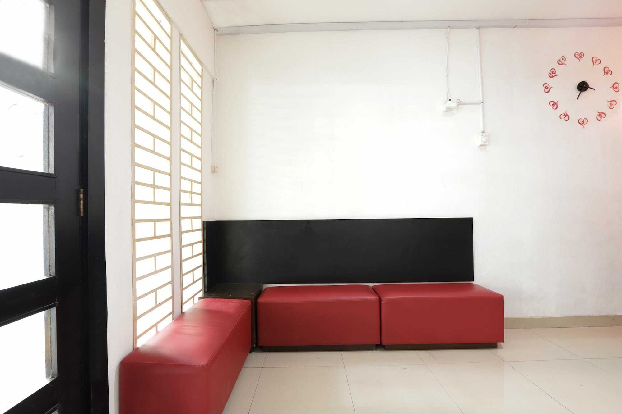 Oyo 345 Wynne Residence Jakarta Exterior photo